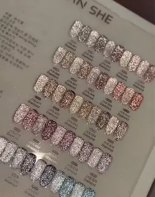 ネイル リボン、ガーリー パーツ放題専門店のネイルデザイン