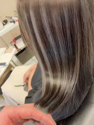 ロング ケアブリーチ&シール エクステの店和田翔莉のヘアスタイル