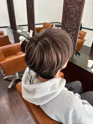 ショート カラー メンズ chouchou所属・本間友也/白髪ぼかし /ハイトーンのヘアスタイル