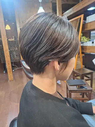 ショート 飯田 仁美のヘアスタイル