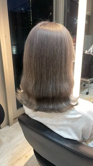 セミロング カラー ブリーチ/髪質改善/ ハイトーン/暖色のヘアスタイル