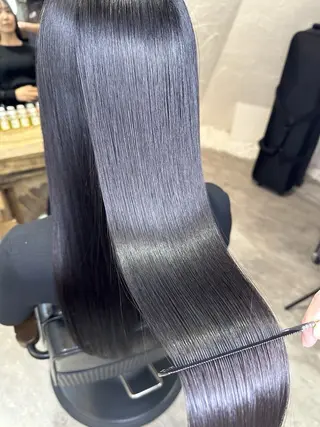 ロング 艶髪 RYOSEIのヘアスタイル