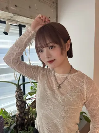 ショート カラー 小顔カット/地毛風 縮毛矯正🤍茉青のヘアスタイル