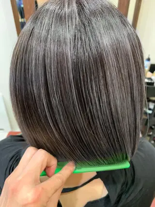 ショート アダチ コウスケのヘアスタイル