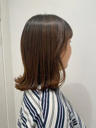 ミディアム レイヤー・ナチュラル RUKUのヘアスタイル