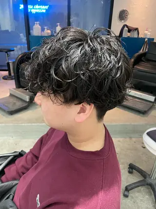 ショート パーマ メンズ スパイラルパーマ 🌐hina⭐️のヘアスタイル