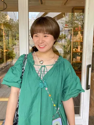 ショート カラー BELLA阿部野 TOMOMIのヘアスタイル