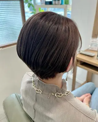 ショート desirbeaux 佐藤愛のヘアスタイル