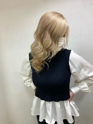 ロング カラー パーマ ヘアアレンジ メンズ キッズ ネイル マツエク・マツパ アイブロウ 🌟ブリーチ特化型 ハイトーンカラー🌟のヘアスタイル