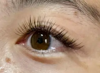 マツエク・マツパ アルトロモンド所属・アルトロモンド eyelashのマツエク・マツパデザイン