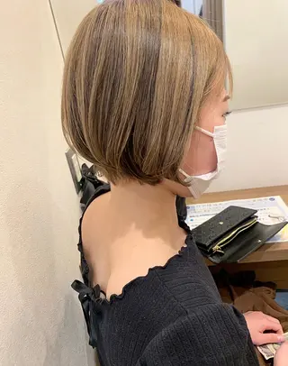 ショート カラー 透明感♡︎♡︎ 佐々木早苗のヘアスタイル