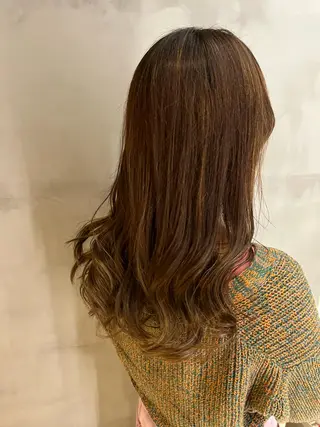 ロング カラー 伊佐治 夕芽のヘアスタイル