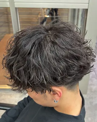 パーマ メンズ フェザーの鬼 🇰🇷yutoのヘアスタイル