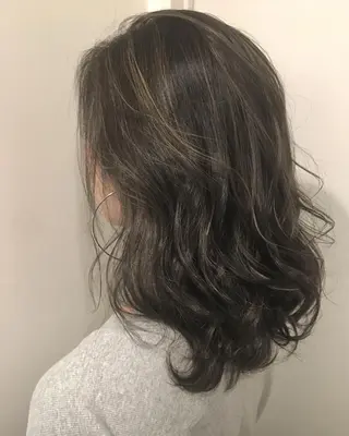 セミロング カラー 🌈評価No.1🌈 艶髪カラー❌エクステのヘアスタイル