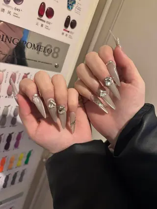 ネイル Hanni ANA.CHUOのネイルデザイン