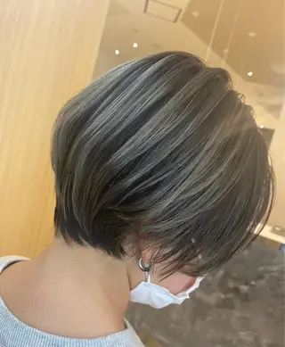 ショート salowin梅田茶屋町suite所属・ハイトーンヘア/ 島崎　タクミのヘアスタイル