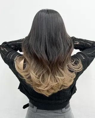 ミディアム 公式 Ease by amble luxeのヘアスタイル