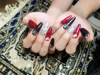 ネイル Yakko pas á pasのネイルデザイン