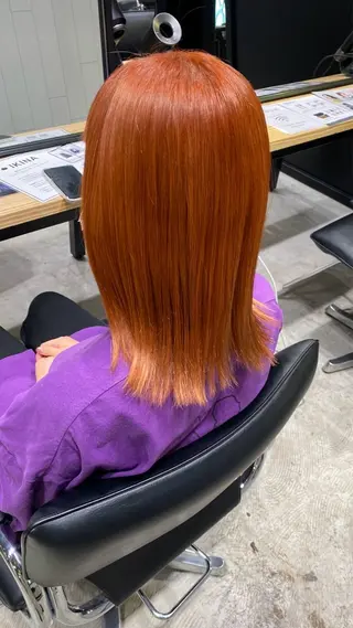 セミロング ブリーチ/ハイトーン /大人バレイヤージュのヘアスタイル