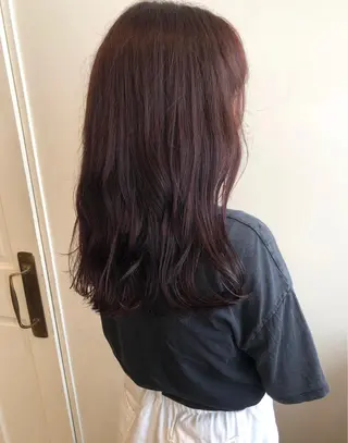 ミディアム カラー MIOベージュカラー 柔らかいカラーのヘアスタイル