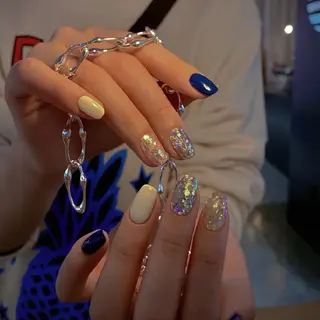 ミディアム ネイル フィルイン、長さ出し 深爪矯正のネイルデザイン