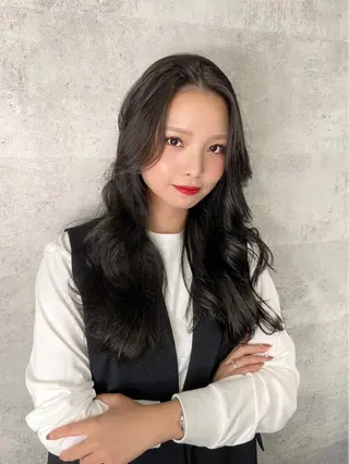 ロング カラー シールエクステ特化 ハイトーン、NANAのヘアスタイル