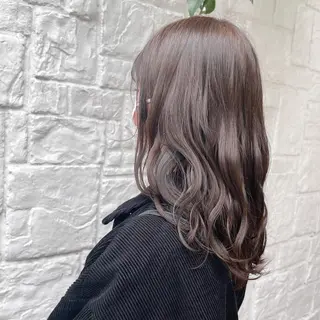 セミロング カラー カジュアルを女っぽく 𝗮𝘆𝗮𝗰𝗼のヘアスタイル