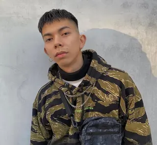 ショート メンズ パーマ、髪質改善 カズマのヘアスタイル