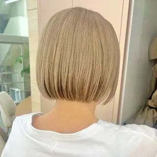 ミディアム ハッシュカット|透明 感カラー🩵レイヤーのヘアスタイル