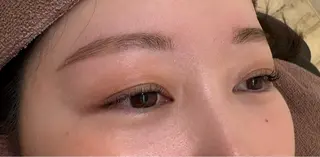 アイブロウ 透明感/韓国風 HIRARIのヘアスタイル