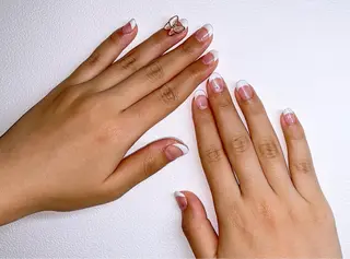 ネイル VIERU 🌈🎀💖のネイルデザイン