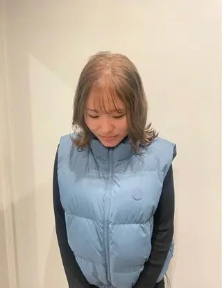 ミディアム カラー 渋谷 留菜のヘアスタイル