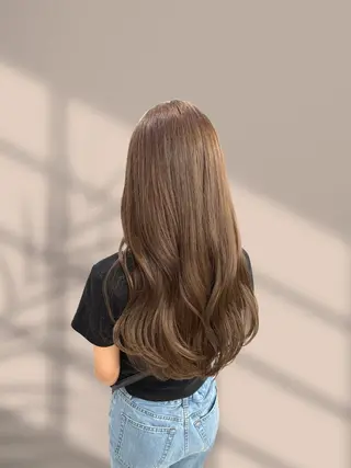 ロング カラー くすみミルクティー／ ブラウン🪡TOWAのヘアスタイル