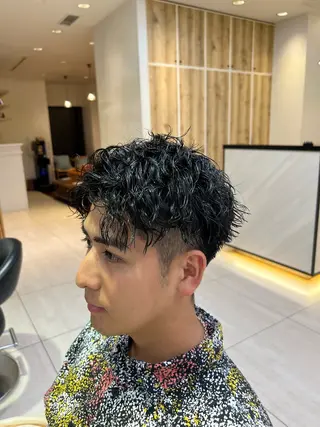 ショート メンズパーマ 岩成健志郎のヘアスタイル