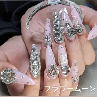 ネイル フラワー ムーンのネイルデザイン