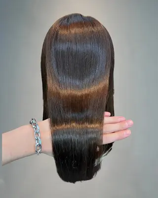 カラー 《髪質改善 UN BLEACH》のヘアスタイル