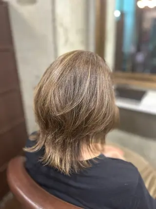 セミロング カラー 小波津 笑花のヘアスタイル