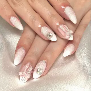 ネイル ルシイ🎀新宿長さ 出しパーツ専門店のネイルデザイン