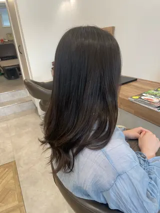 ロング カラー no4ナチュラル戸祭所属・山越 美裕樹のヘアスタイル