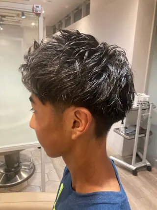 メンズ カラー/カット パーマtoshikiのヘアスタイル