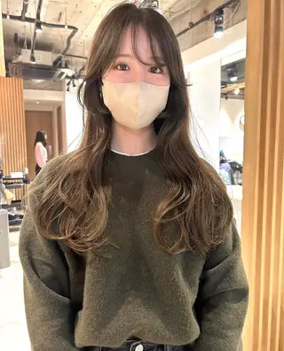 ロング 透明感カラ️ー☆ NEONAのヘアスタイル