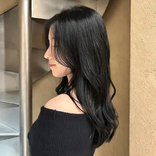 カラー アベ コハルのヘアスタイル