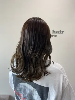 セミロング 大島 瑞穂　ビズヘアーのマツエク・マツパデザイン