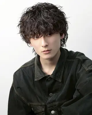 メンズ フェザー/毛流れ/ パーマ渋谷BLUCKのヘアスタイル