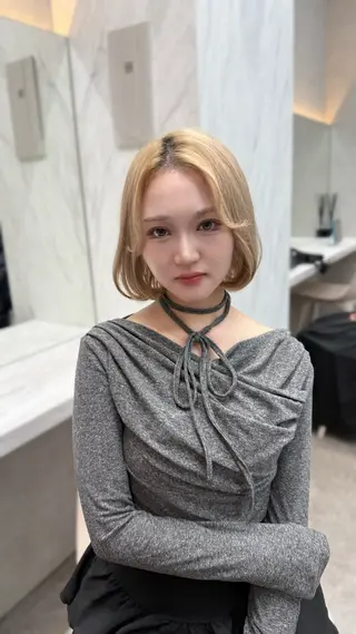 ミディアム karin ボブハイトーンのヘアスタイル