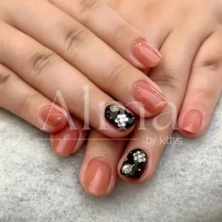 ネイル Alma by kittys 谷保店所属・Alma chitoseのネイルデザイン