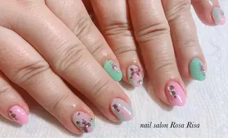 ミディアム ネイル ネイルスタジオ シェイクユアハンズのネイルデザイン