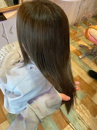 ミディアム 𝙼𝚒𝚎𝚗𝚎 𝚙𝚒𝚗𝚔所属・山本 葵のヘアスタイル