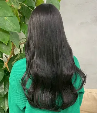 ロング カラー ✨️赤み消しカラー/ ミルクティーベージュのヘアスタイル