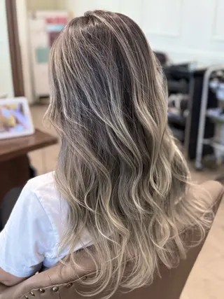 セミロング CIEL所属・バレイヤージュ⭐️ 栄/舩木裕矢のヘアスタイル